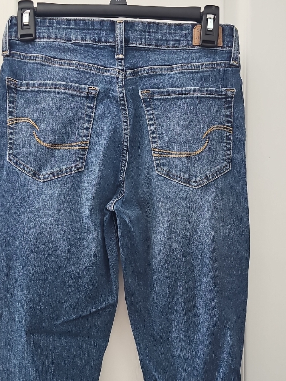 Signature by Levi Strauss Women's Skinny Mid-Blue Stretch Jeans - Picture 3 of 5